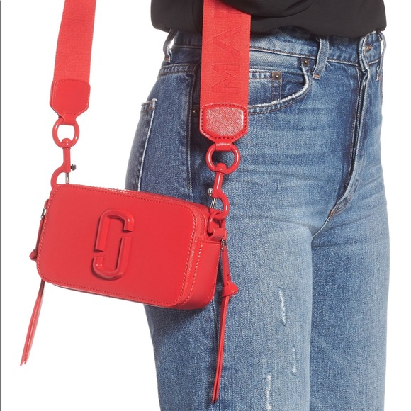 ISO!!!! RED MARC JACOBS SNAPSHOT BAG - Picture 2 of 2